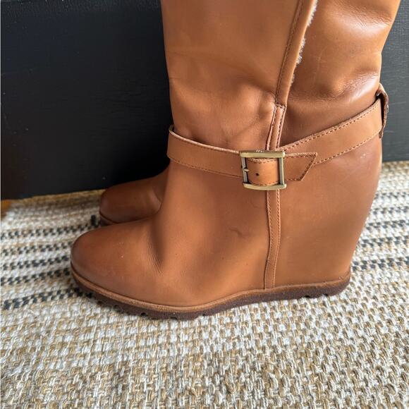 Ugg Ellecia Leather‎ Wedge Boot - Picture 6 of 16